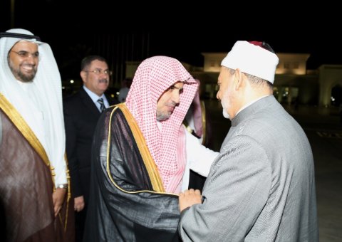 H.E the MWL's S.G. received His Eminence the Dean of Al-Azhar, Prof. Dr. Sheikh Ahmad Tayeb at Jeddah International Airport