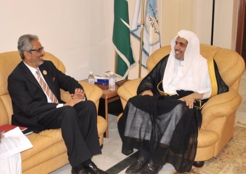 H. E. Dr. Mohammad ben Abdulkarim ALISSA, MWL SG receives H. E. M.r. Bawa Jain, Secretary General of the World Council of Religions at UN.