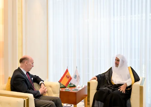 Earlier today, at the Muslim World League (MWL)’s office in Riyadh, H.E. Sheikh Dr. Mohammed Al-issa , Secretary-General of the MWL and Chairman of the Organization of Muslim Scholars, met with H.E. Amb. Javier Carbajosa Sánchez,