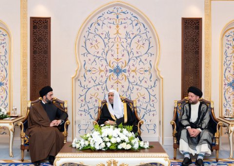 His Excellency Sheikh Dr. Mohammad Al-Issa, Secretary-General of the MWL and Chairman of the Organization of Muslim Scholars, met with several scholars from the Al-Khoei Institute