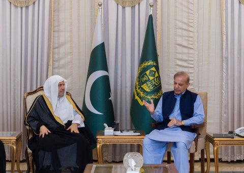 Hari ini, Yang Mulia Perdana Menteri Republik Islam Pakistan, Tuan Muhammad Shehbaz Sharif, menyambut Yang Mulia Sekretaris Jenderal LMD, Ketua Asosiasi Ulama Muslim, Syekh Dr. Mohammed Alissa