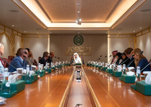 El Secretario General, el Sheij Mohammed Al-Issa, se reunió en Riad con una delegación de alto nivel de los Países Bajos.