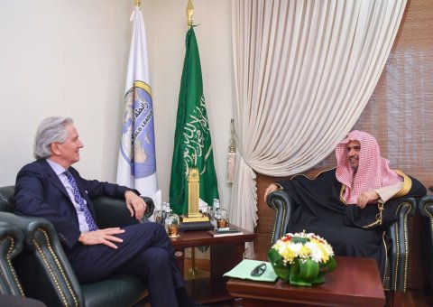 His Excellency the Secretary General of the Muslim World League met this morning in his office in Riyadh the Ambassador of France to the Kingdom of Saudi Arabia.
