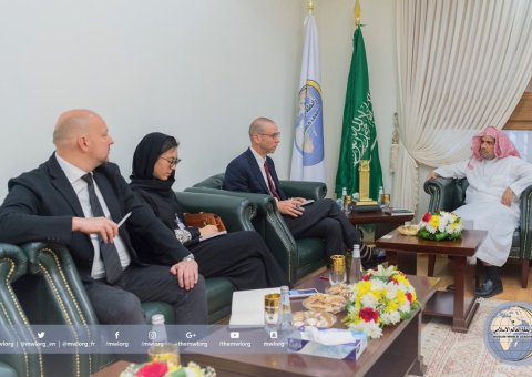 H.E. the MWL's Secretary General in an extended meeting with senior editors of the American Wall Street Journal