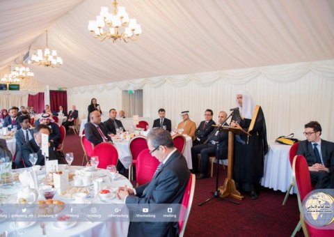 Le SG expliquant les valeurs de "tolérance et de modération islamiques" lors d'une réception tenue au siège du Parlement britannique.