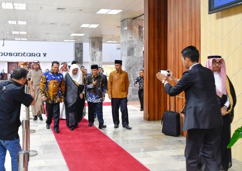 HE Dr. Mohammad Alissa was welcomed by the People's Consultative Assembly of Indonesia to speak before its members