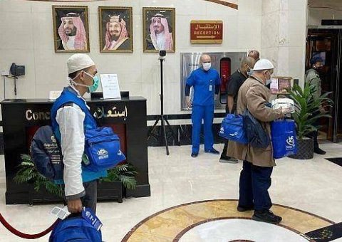 The first Umrah performers from outside Saudi Arabia were welcomed to Medina
