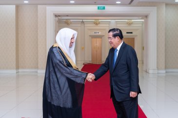 MWL’s Dr. Mhmd Alissa  praised the “Cambodian model of national harmony” and the government’s respect and empowerment of its Muslim community in a meeting with Prime Minister  hunsencambodia