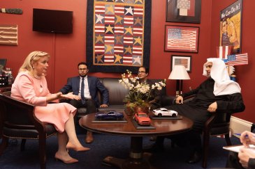 عزت مآب شیخ ڈاکٹر محمد العیسی نے امریکی کانگریس میں، مشی گن اسٹیٹ کے نمائندہ، ڈیبی ڈنگل سے ملاقات کی