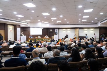 وویکانندا انٹرنیشنل فاؤنڈیشن کی جانب سے نئی دہلی میں اپنے مرکزی دفتر میں سیکرٹری جنرل اور چیئرمین مسلم علماء کونسل شیخ ڈاکٹر محمد العیسی کو دعوت
