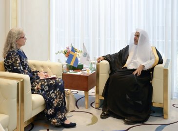 Earlier today, at his office in Riyadh, H.E. Sheikh Dr. Mohammed Al-Issa , Secretary-General of the Muslim World League and Chairman of the Organization of Muslim Scholars, met with H.E. Ms. Petra Menander, Ambassador of Sweden to the Kingdom of Saudi Arabia