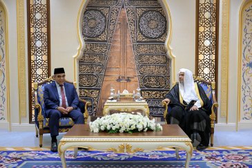 Le Secrétaire général de la Ligue islamique mondiale reçoit le Président du Conseil consultatif populaire  indonésien.