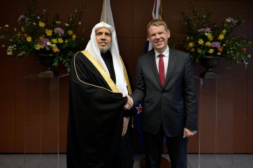At the Parliament in the New Zealand capital, Wellington, H.E. Sheikh Dr. Mohammed Al-Issa, Secretary-General of the MWL, met with Mr. Chris Hipkins, former Prime Minister, Leader of the NZ Labour Party, and Leader of the Opposition in the NZ Parliament