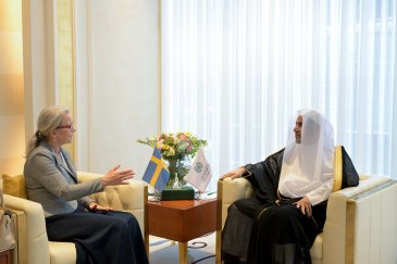 استقبلَ معالي الأمين العام، رئيسُ هيئة علماء المسلمين، فضيلةُ الشيخ د.⁧‫محمد العيسى‬⁩ ‬⁩، في مكتبِه بالرياض، ظُهرَ  اليوم، سعادةَ سفيرة مملكة السويد لدى المملكة العربية السعودية، السيدة بيترا ميناندر