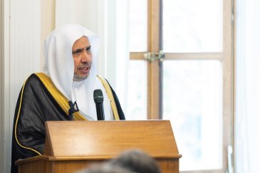 At the invitation of the Swiss Forum on International Policy:  His Excellency Sheikh Dr. Mohammed Al-Issa, Secretary-General of the MWL and Chairman of the Organization of Muslim Scholars, delivered a lecture entitled: "Islam and the West: