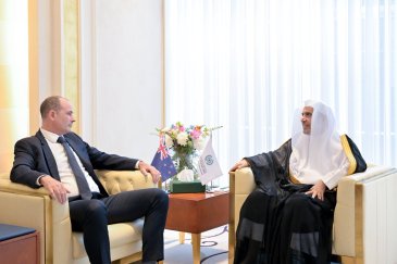 استقبلَ معالي الأمين العام، رئيسُ هيئة علماء المسلمين، فضيلةُ الشيخ د. محمد العيسى، في مكتبِه بالرياض، سعادةَ سفير نيوزيلندا لدى المملكة العربية السعودية، السيد تشارلز كينغستون.