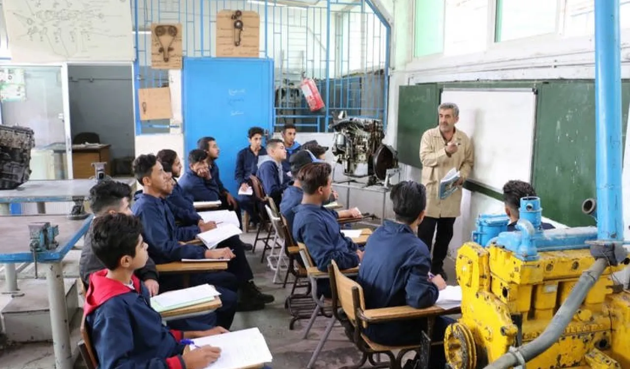 Hier était la Journée internationale des NU pour la protection de l’éducation contre les attaques. Face au COVID19 , la LIM a intensifié ses efforts pour protéger les programmes de formation professionnelle essentiels pour les jeunes réfugiés  https://t.c