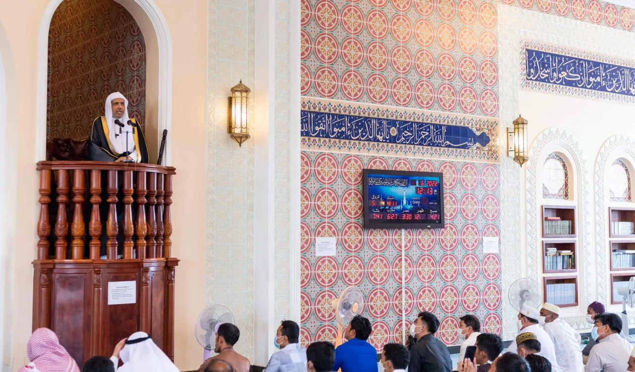 At the invitation of Islamic leaders in Cambodia, Sheikh Dr.  Mhmd Alissa  gave a speech at the Great Mosque in Phnom Penh addressing major issues surrounding Islam and its role in the world.