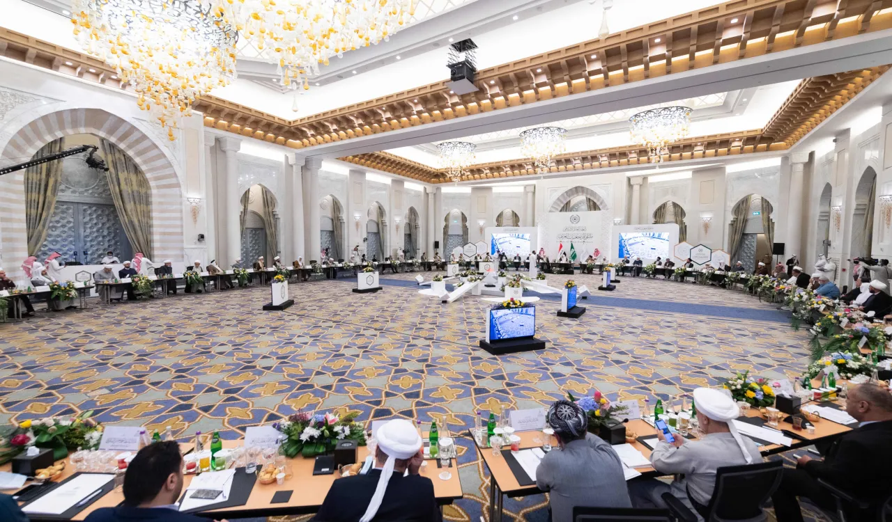 The Muslim World League has brought together all the religious scholars of Iraq for the first time in a historic a meeting in Makkah