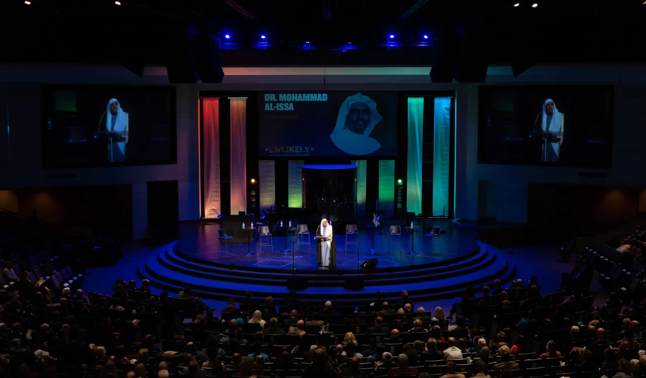 - Avec la participation de représentants du gouvernement américain, de hauts responsables religieux et communautaires, de dirigeants d'organisations internationales et des centaines de milliers de personnes du monde entier :