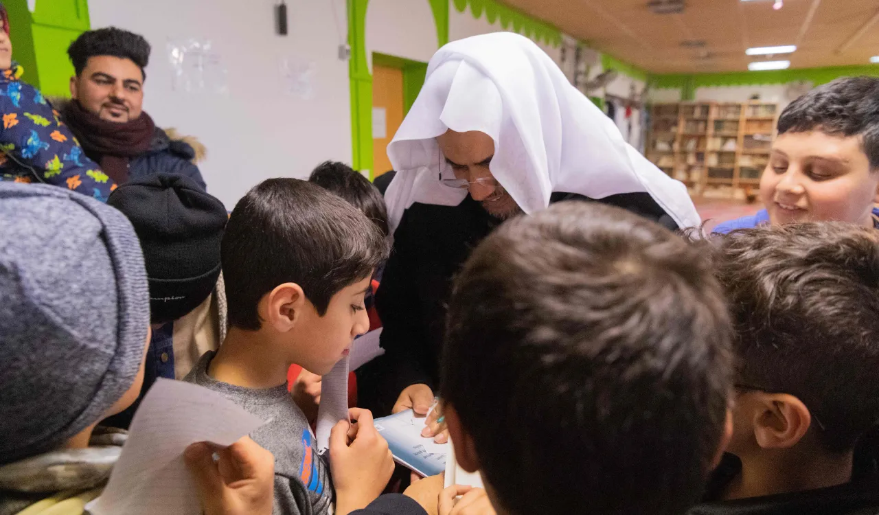 رابطہ عالم اسلامی محبت اور انسانی امداد کے ذریعے مستقبل کی بنیادوں کی پرورش کررہی ہے