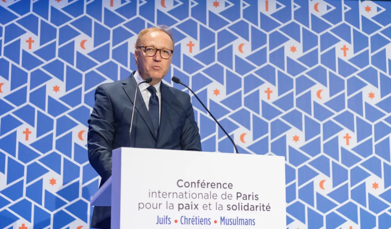 Le président de la Fondation Islam de France, le penseur et activiste dans le domaine de la paix et l'intégration nationale le Dr. Ghaleb Bin Cheikh a exprimé sa joie pour le grand succès de la conférence internationale à Paris : Le grand succès du congrès international de #Paris,  Juifs Chrétiens Musulmans un engagement commun au service des hommes, traduit son aspect éclairé et positif.