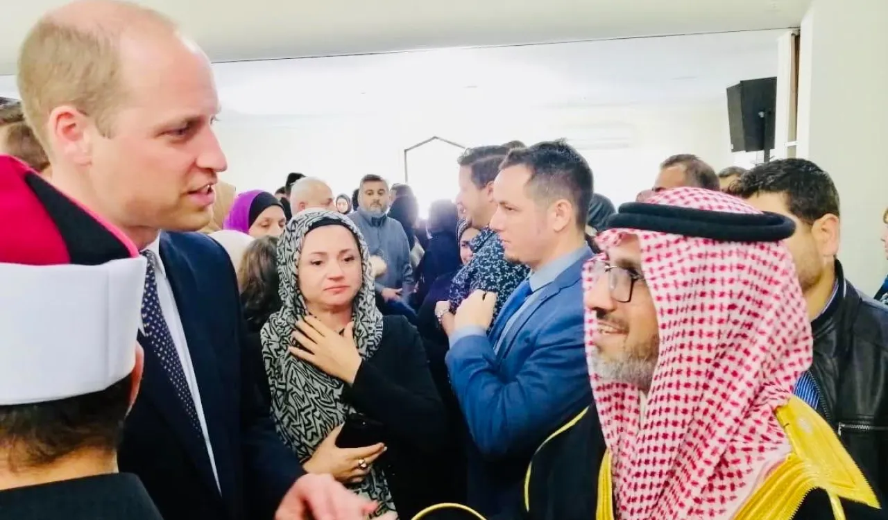 نیوزی لینڈمیں رابطہ آفس کےڈائریکٹر ڈاکٹر مشبب آل عیبان نےشہزادہ ولیم کامسجد النور اور لن ووڈ مسجد کے دورے پر وزیر اعظم نیوزی لینڈ