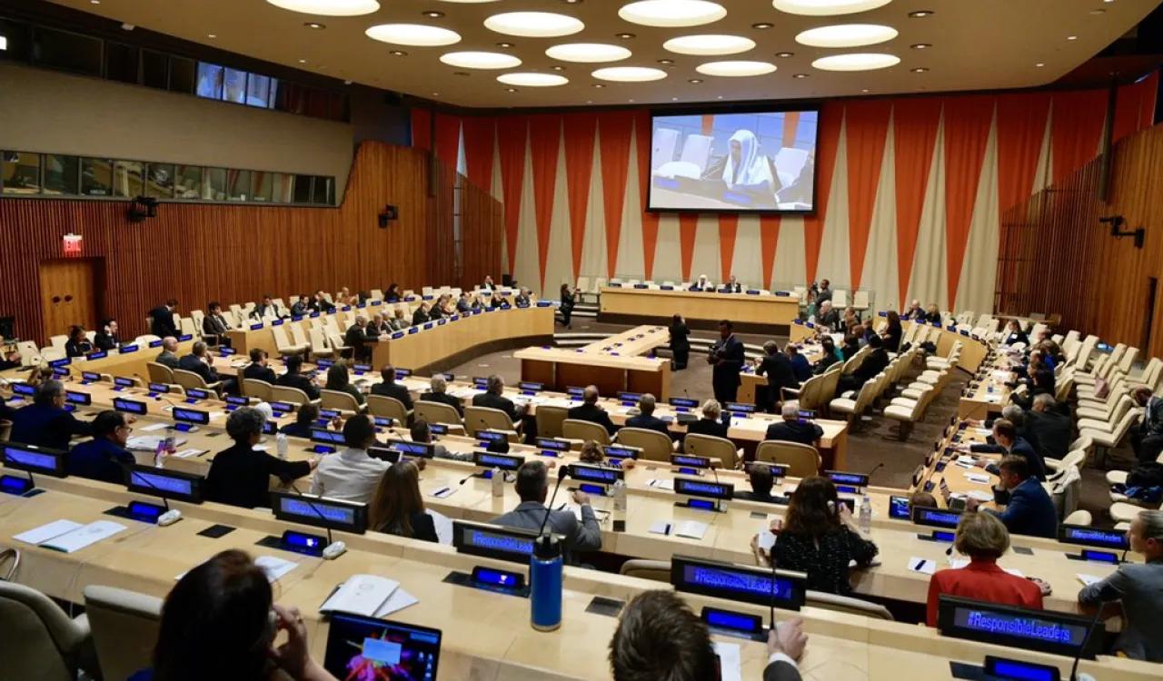 Le D. Mohammad Alissa ouvrant le sommet Dirigeants Responsables au siège des Nations Unies à Newyork