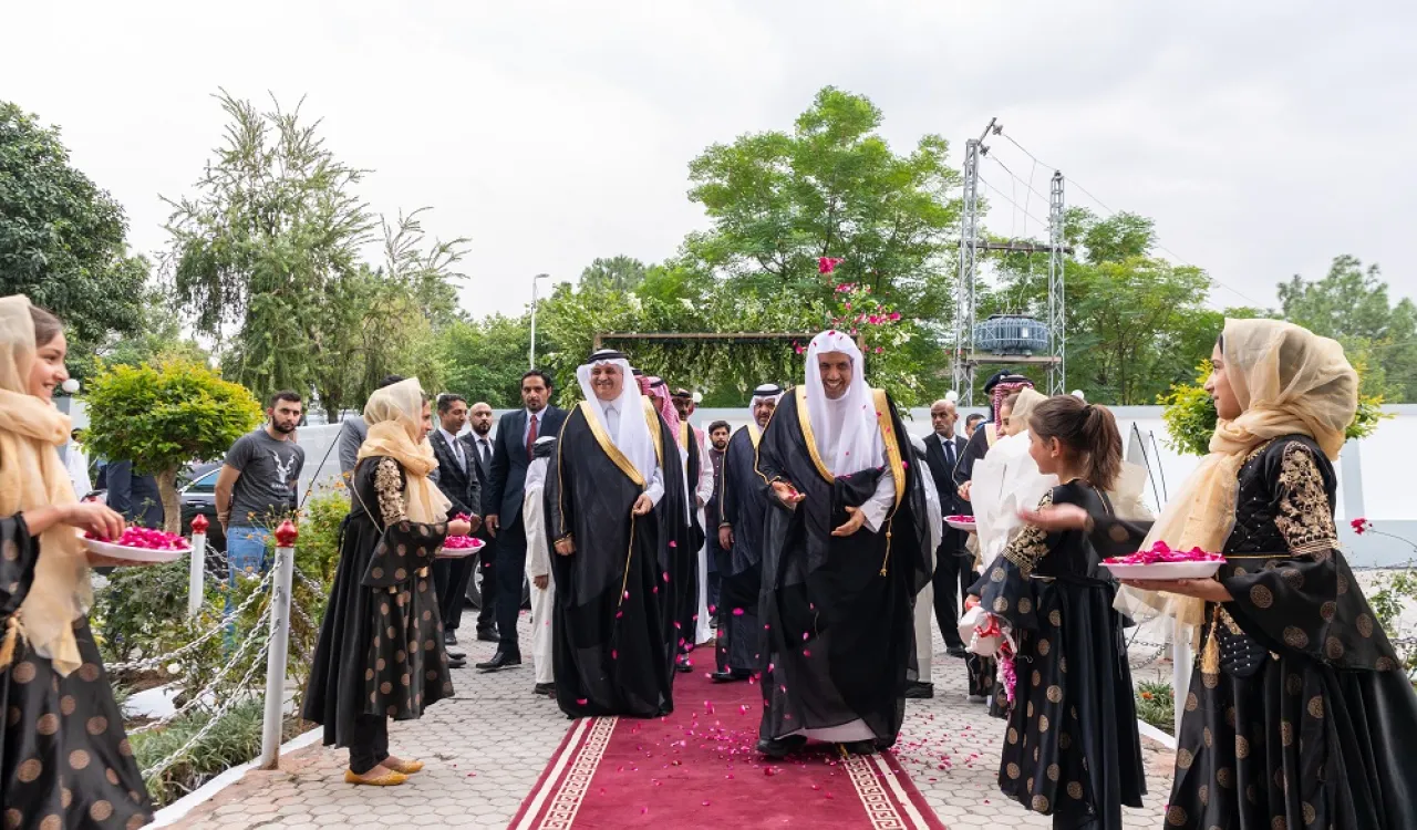 Cheikh Alissa inaugure la campagne d’aide. de la LIM à Islamabad pour le secours du peuple pakistanais 