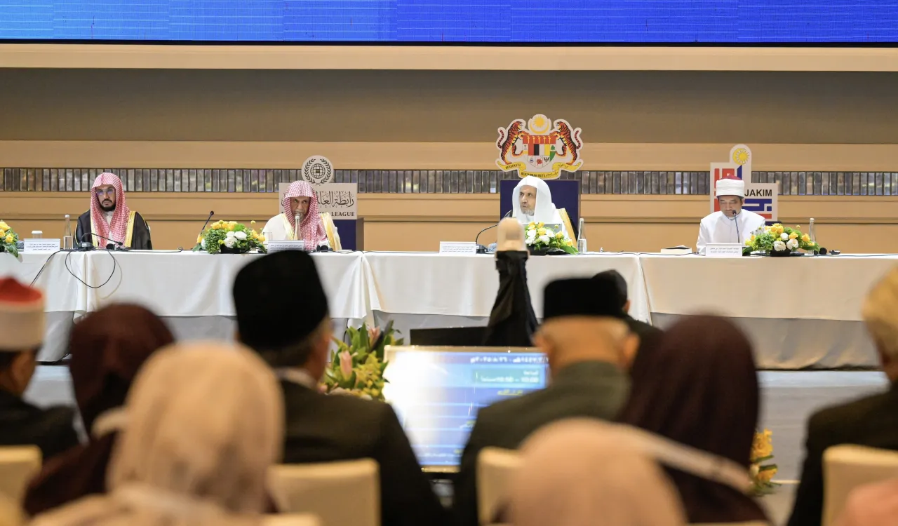 Among the effective programs of this first-of-its-kind forum for Fiqh scholars, organized by the Islamic Fiqh Council in Kuala Lumpur, Malaysia,