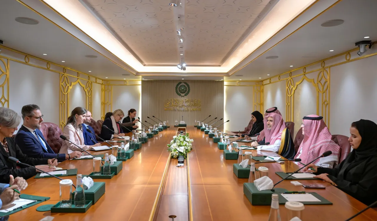  H.E. Sheikh Dr. Mohammed Al-Issa, Secretary-General of the Muslim World League (MWL) and Chairman of the Organization of Muslim Scholars, received a delegation of German intellectual leaders representing various research institutions and think tanks.