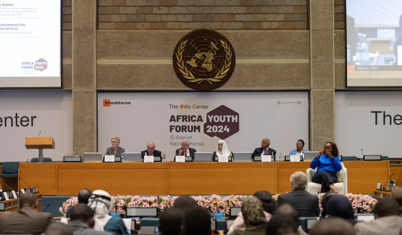 ‏"الشَّبابُ شركاءُ الحاضرِ، ورُواد المستقبل":  ‏ انطلاقًا من رسالتنا التي تُترجِم قيمنا، وما تحمله من الرحمة بالعالمين. ‏وتأسيسًا على هدينا الإسلامي القويم، حيث يقول سيدنا ونبينا محمد ﷺ: "أحبُّ الناس إلى الله أنفعهم للناس"