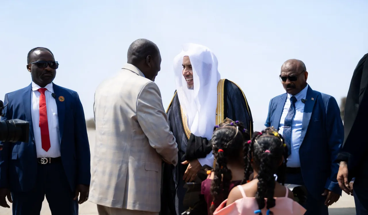 جنابِ آقاي دکتر شيخ محمد العیسی ‎ دبیرکل سازمان همبستگی جهان اسلام و رئیس انجمن علمای مسلمان، وارد جمهوری سودان شد.