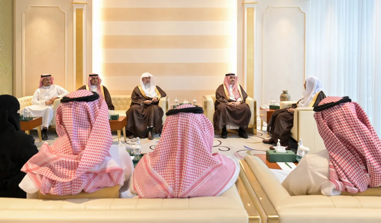 H.E. Sheikh Dr. Mohammed Al-Issa, Secretary-General of the MWL, received earlier today Prof. Saleh bin Abdullah Al-Mezel, President of Majmaah University and Chairman of the Board of Directors of CIFAL Saudi Arabia