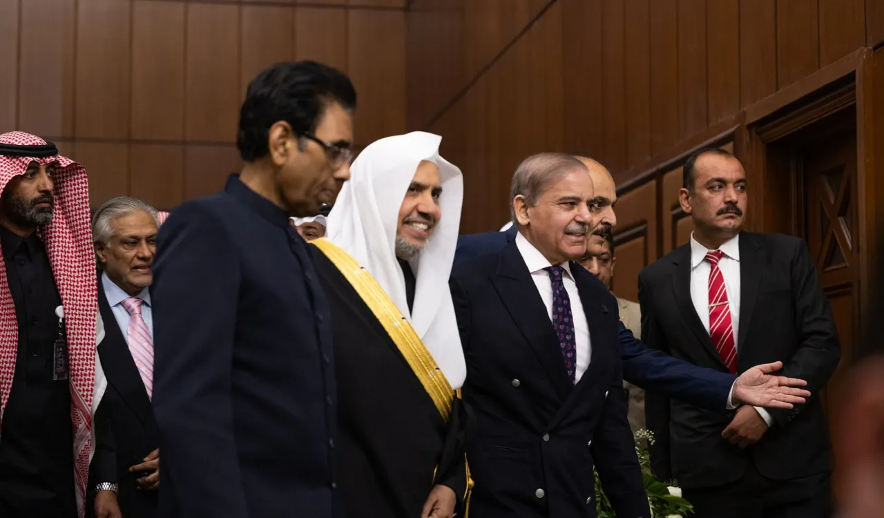 جناب دبیرکل و رئیس انجمن علمای مسلمان، دکتر شیخ محمد العیسی در جریان آغاز طرح ابتکاری آموزش دختران در جوامع مسلمان از پایتخت پاکستان، «اسلام‌آباد»، اظهار داشتند: