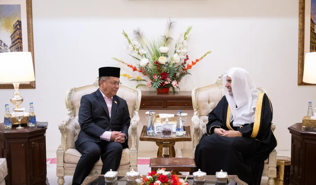 ‌جناب دبیرکل، رئیس انجمن علمای مسلمان، آقای دکتر شیخ محمد العیسی   ، در محل اقامت خود در پایتخت پاکستان، “اسلام‌آباد”، میزبان ‌جناب وزیر امور دینی نخست‌وزیری مالزی، دکتر محمد نعیم بن مختار بود