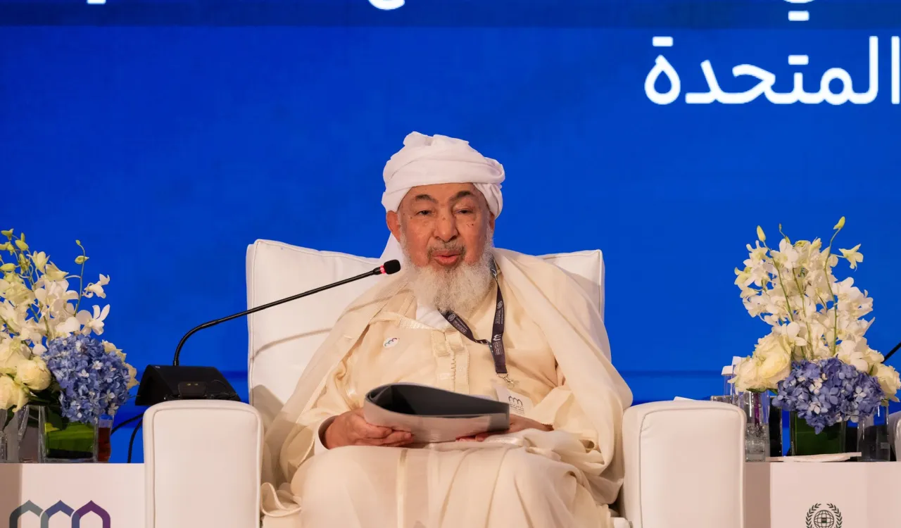 صدر، امارات کونسل برائے شرعی فتاوی جات، رکن، سپریم کونسل رابطہ، اور اسلامی فقہ اکیڈمی کے رکن، عزت مآب شیخ عبد اللہ بن الشیخ المحفوظ بن بیہ، اسلامی مکاتب فکر کے درمیان پل کانفرنس کے دوسرے ایڈیشن کے افتتاحی اجلاس سے خطاب کرتے ہوئے: