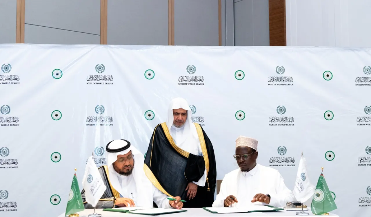 سیکرٹری جنرل رابطہ اور چیئرمین مسلم علماء کونسل عزت مآب شیخ ڈاکٹر محمد العیسی نے رابطہ اور کینیا کے مسلمانوں کی سپریم کونسل کے درمیان ایک معاہدے پر دستخط کی تقریب میں شرکت کی۔