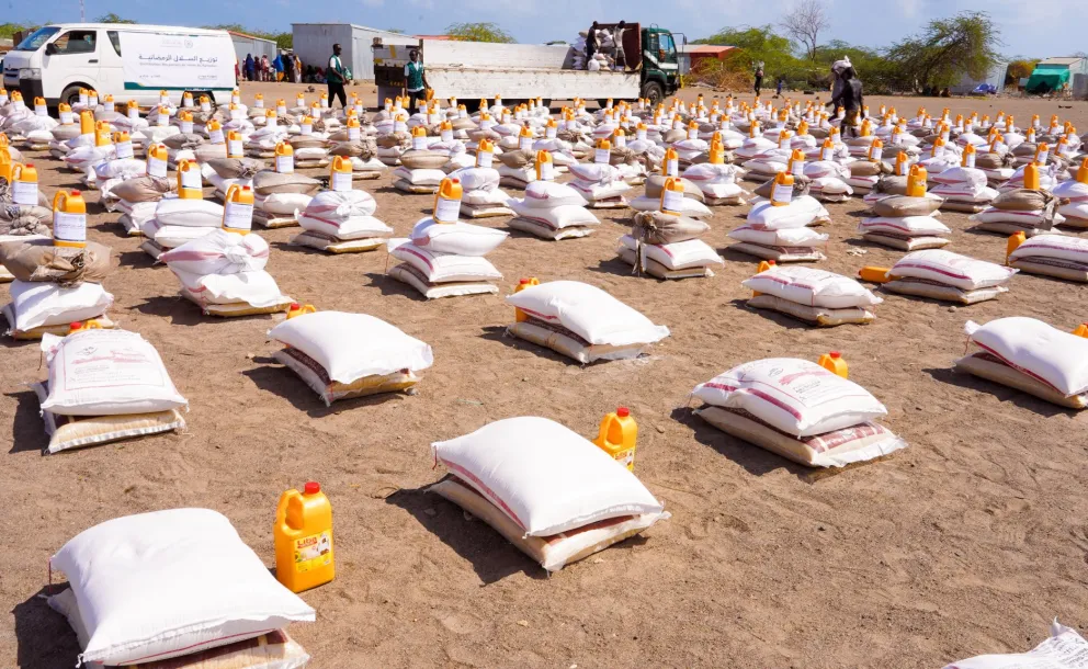 ماه رحمت وهمبستگی:  سازمان همبستگی جهان اسلام همچنان به رساندن سبدهای رمضانی به اقشار نیازمند در سراسر جهان ادامه می‌دهد؛ واینجا کاروان‌های «صِله» در جمهوری جیبوتی است: