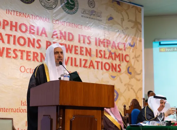 In honor of Secretary-General of the Muslim World League, Dr. Al-Issa, Pakistan wraps off its 1st international conference on “Islamophobia” and hosts the 1st meeting of religious leaders