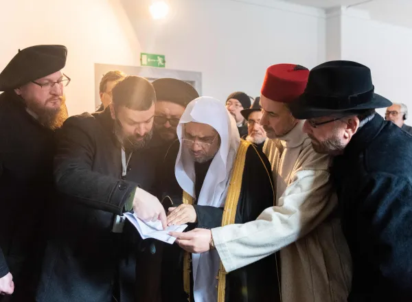 In memory of the Holocaust, H.E. Dr. Mohammad Alissa led a delegation of senior Muslim scholars and leaders in coordination with the American Jewish Committee to the Auschwitz concentration camp