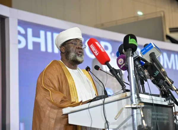 Dr. Al-Issa Meluncurkan Inisiatif Liga Muslim Dunia untuk Perdamaian Sosial di Afrika Barat