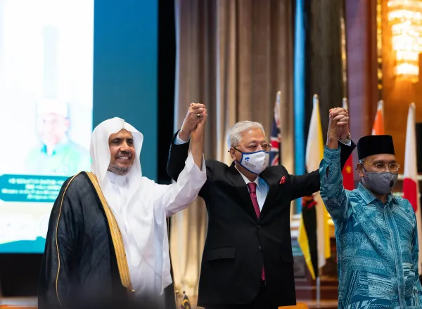 En présence du Premier ministre malaisien les savants et les muftis d’Asie du Sud Est se réunissent à KualaLumpur sur invitation et présence de  Mohammad Alissa pour un congrès organisé la LIM