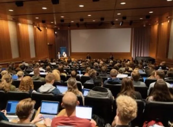 HE Dr. Mohammad Alissa addressed students at BYU Kennedy Center in Utah