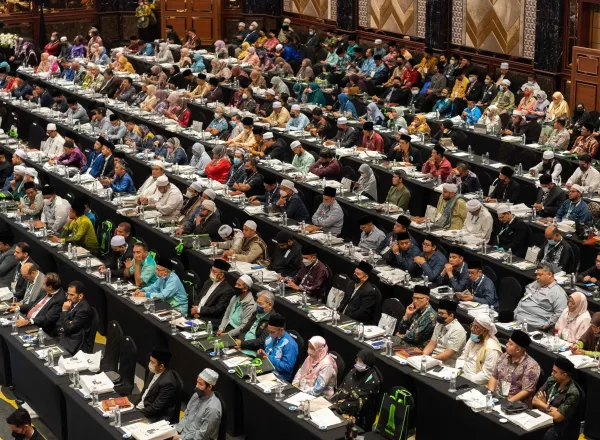 دولة رئيس وزراء ماليزيا، مفتتحاً “مؤتمر علماء جنوب شرق آسيا”: ‏نشعر بالفخر لاختيار رابطة العالم الإسلامي‬⁩ ماليزيا دولةً مضيفةً للمؤتمر