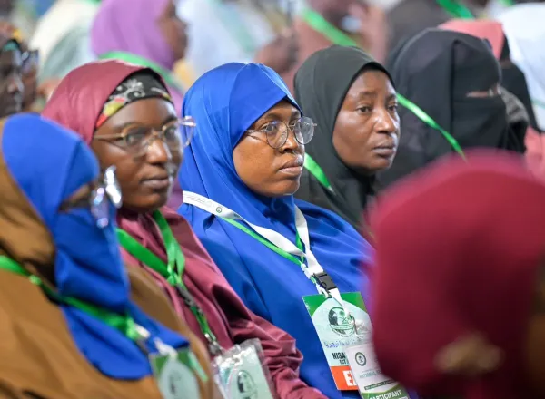 Dr. Al-Issa Meluncurkan Inisiatif Liga Muslim Dunia untuk Perdamaian Sosial di Afrika Barat