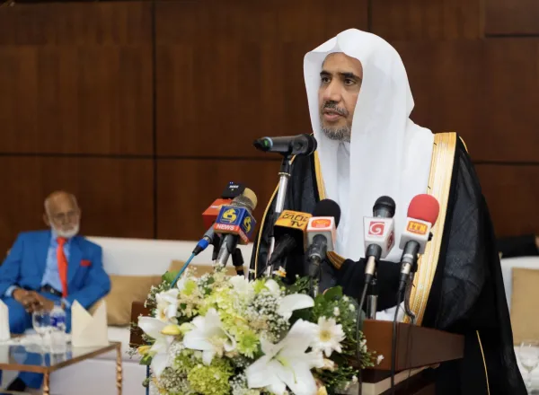 عمدة ⁧كولومبو⁩ تحتفي بمعالي الشيخ د. ⁧محمد العيسى⁩ بحضور كبار الشخصيات وأعضاء السلك الدبلوماسي