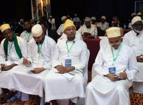 بحضور رئيس زنجبار، د. العيسى يطلق من تنزانيا ملتقى الرابطة الإقليمي لخدمة الوحيين في أفريقيا