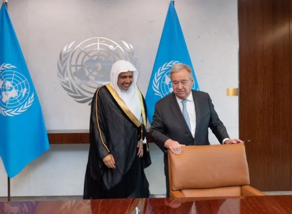 عقب إطلاق مؤتمر الرابطة داخل الأمم المتحدة: "بناء جسور التفاهم والسلام بين الشرق والغرب" أمين عام الأمم المتحدة يستقبل الشيخ العيسى ويؤكد دعمه الكامل لجهود الرابطة