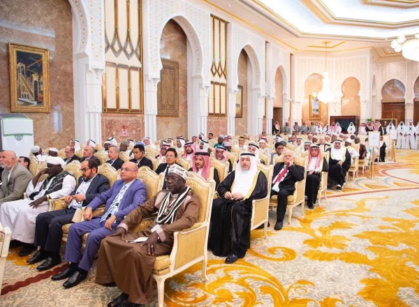 Les invités de la Ligue Islamique Mondiale ont eu l’honneur de participer à la réception annuelle donnée par le Serviteur Deux Saintes Mosquées pour les personnalités islamiques à l’occasion du Hajj 1440.